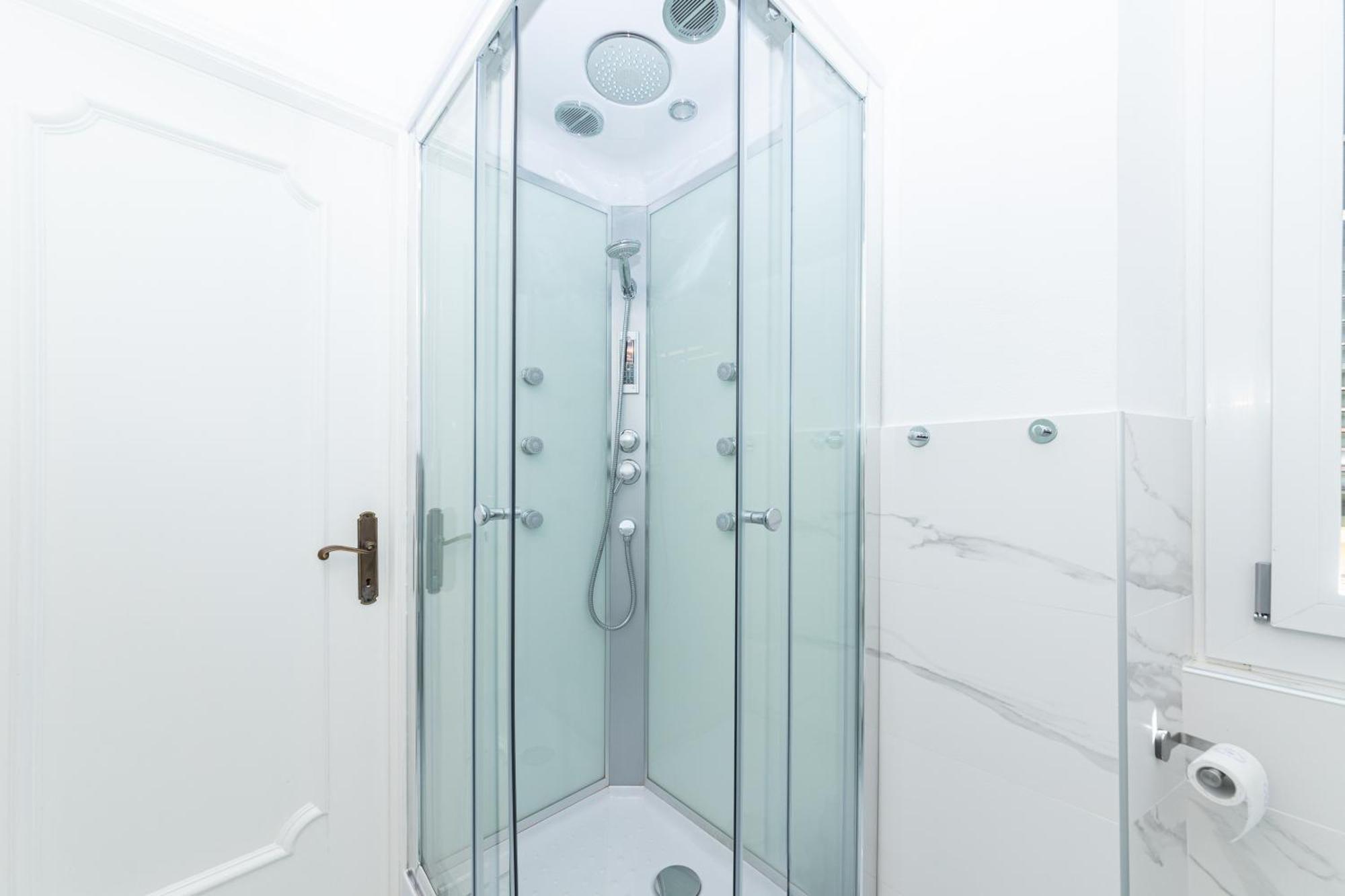 Galia Rooms It Self Check In H24 Genua Exteriör bild