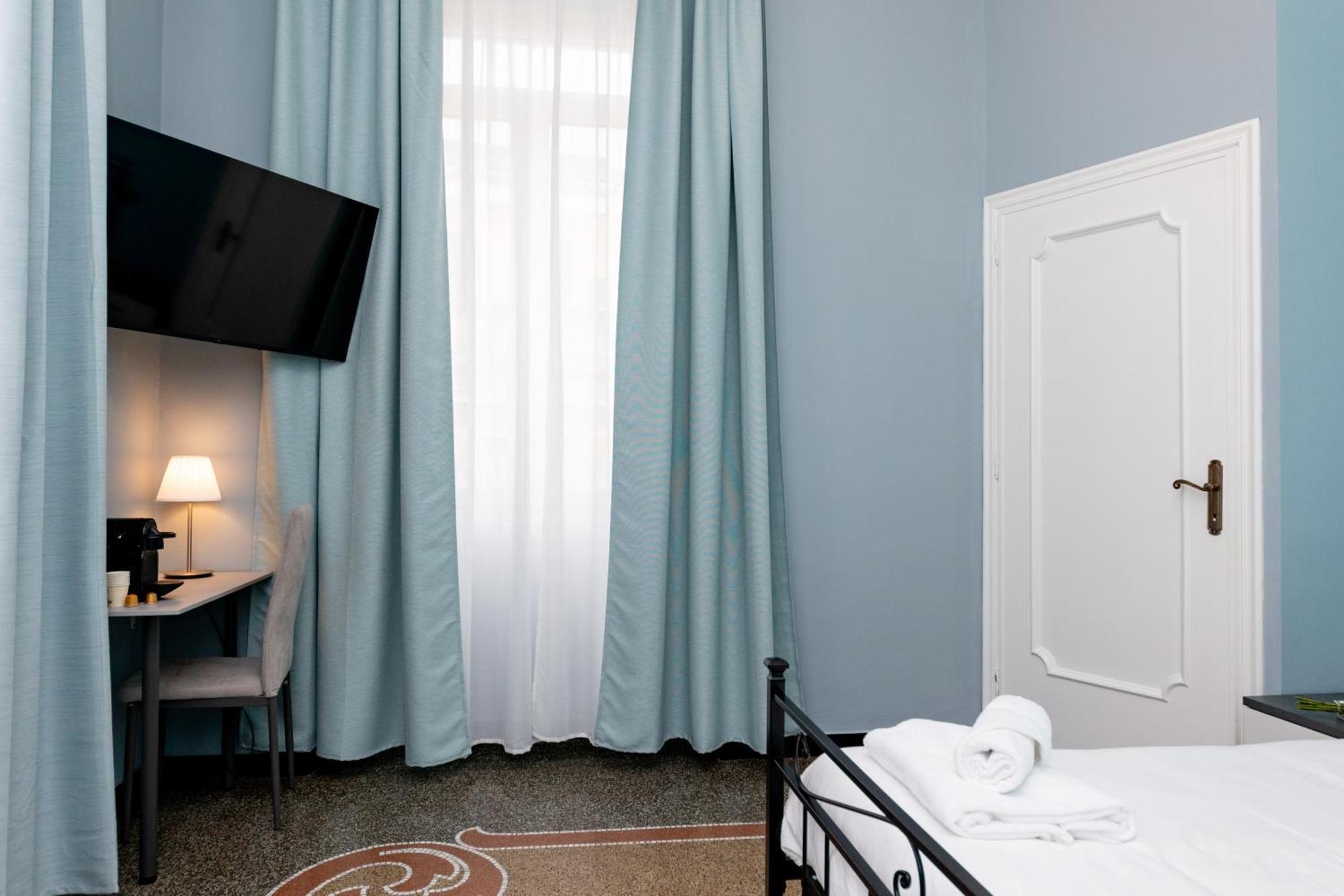 Galia Rooms It Self Check In H24 Genua Exteriör bild
